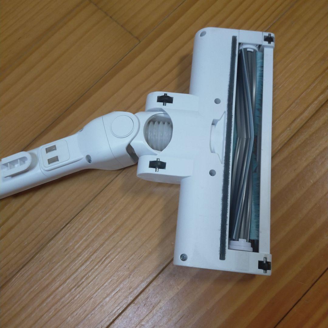 AQUAコードレススティック掃除機 充電台付き AQC-HX1A