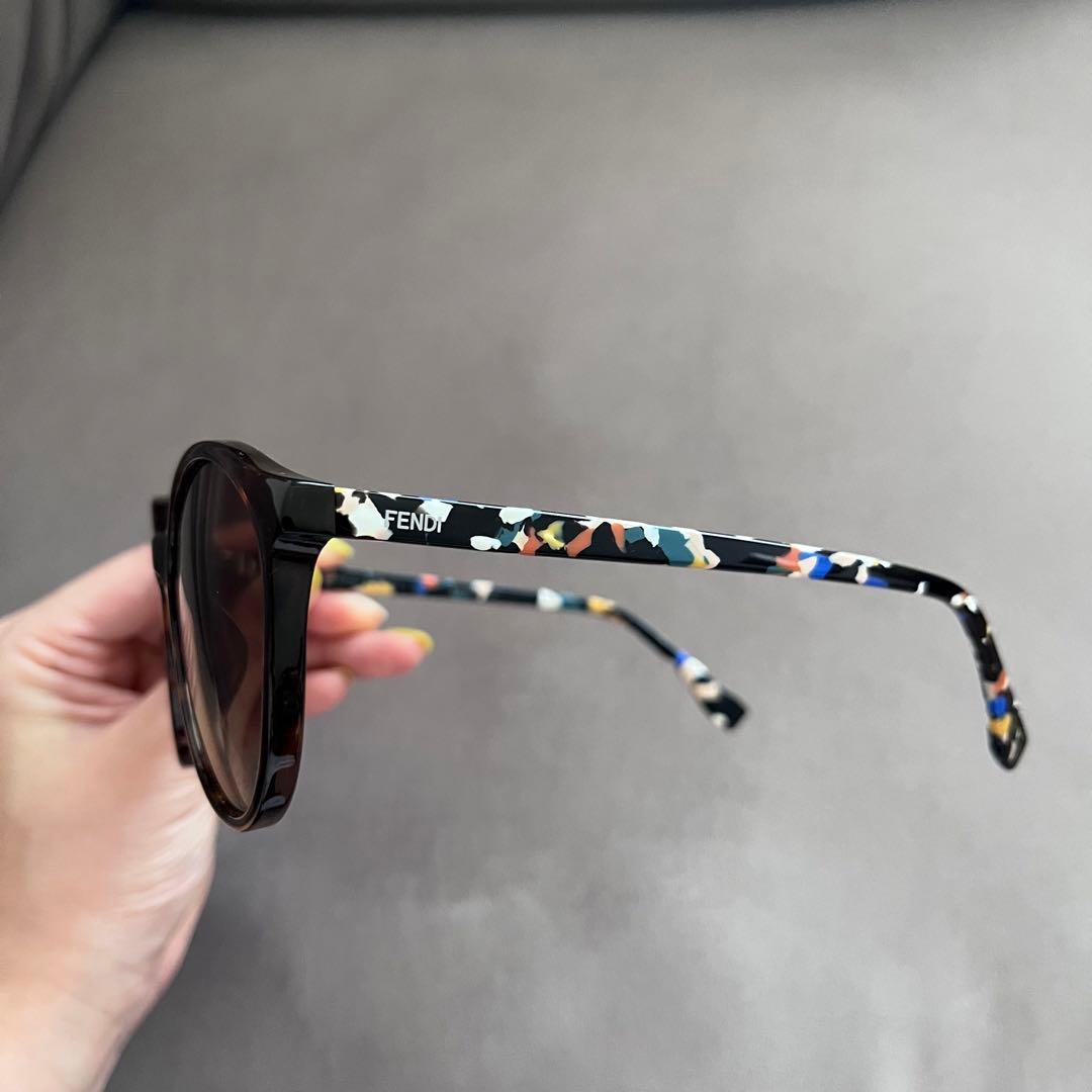【美品・正規店購入】FENDI フェンディ　サングラス　レディース
