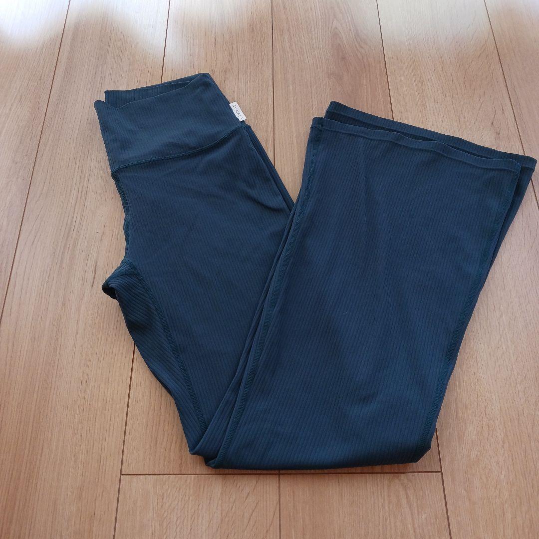 値下げ中【SUKALA】スカーラ　ベーシックリブフレアパンツ　Mサイズ　ブルー