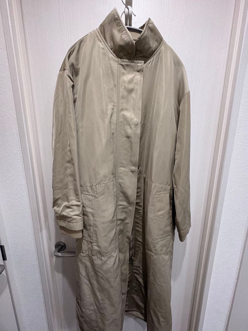SUM1 STYLE スミスタイル　ボアベスト付き馬刺しゅうコート
