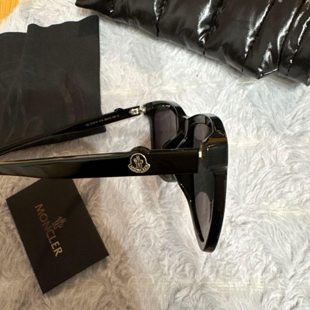 MONCLER モンクレール　ブラック サングラス美品