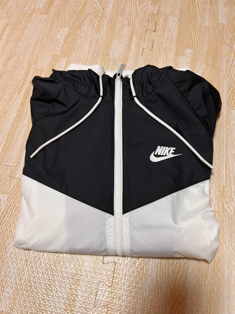 【新品】ナイキ スポーツウェア ウィンドランナー　メンズジャケット　Mサイズ