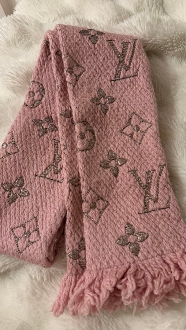 Louis Vuitton ピンク ロゴマフラー