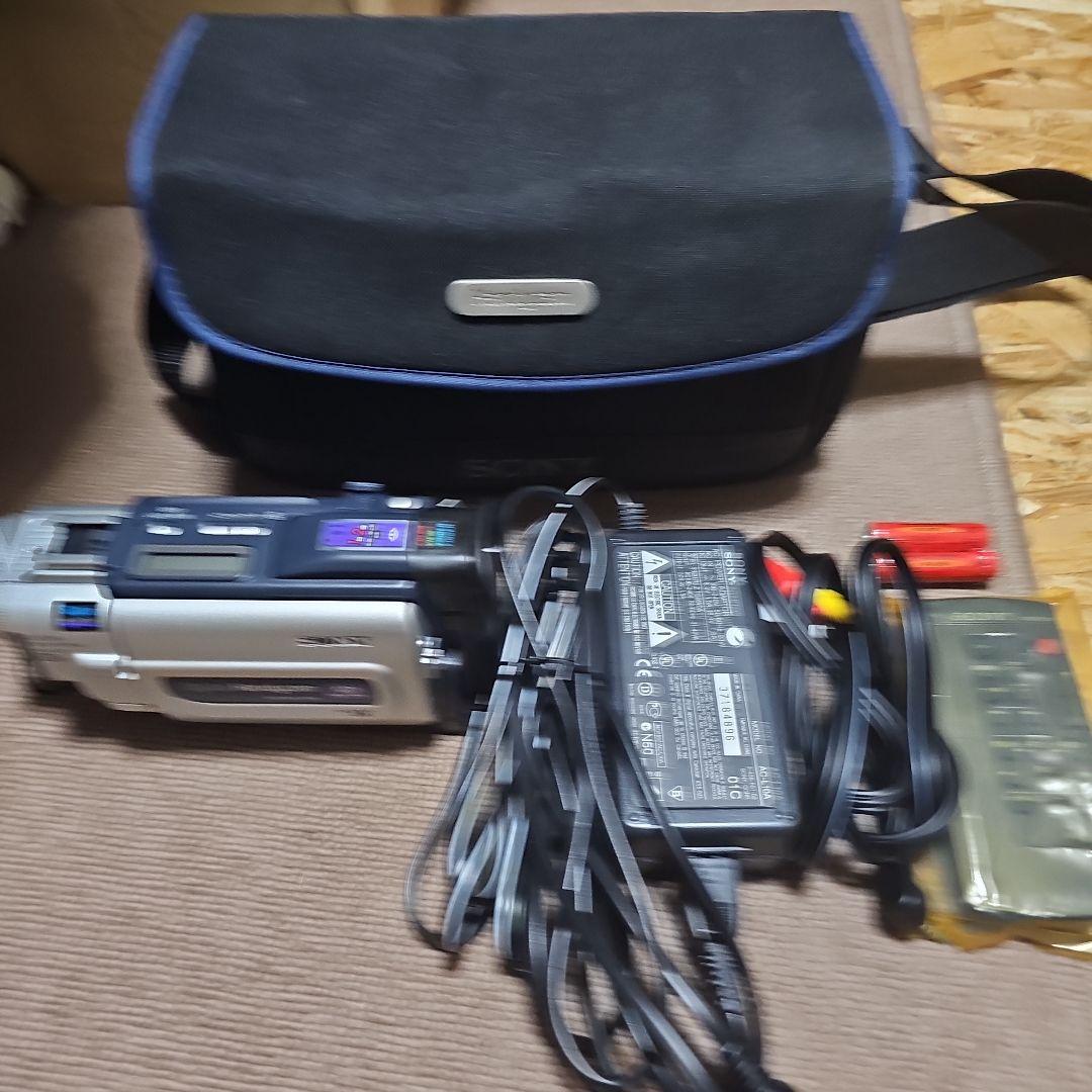 ソニー　ビデオカメラ　Digital Handycam DCR-TRV17
