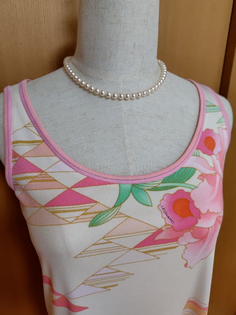 シンディー★美品★LEONARD レオナール　花柄 ノースリーブワンピース