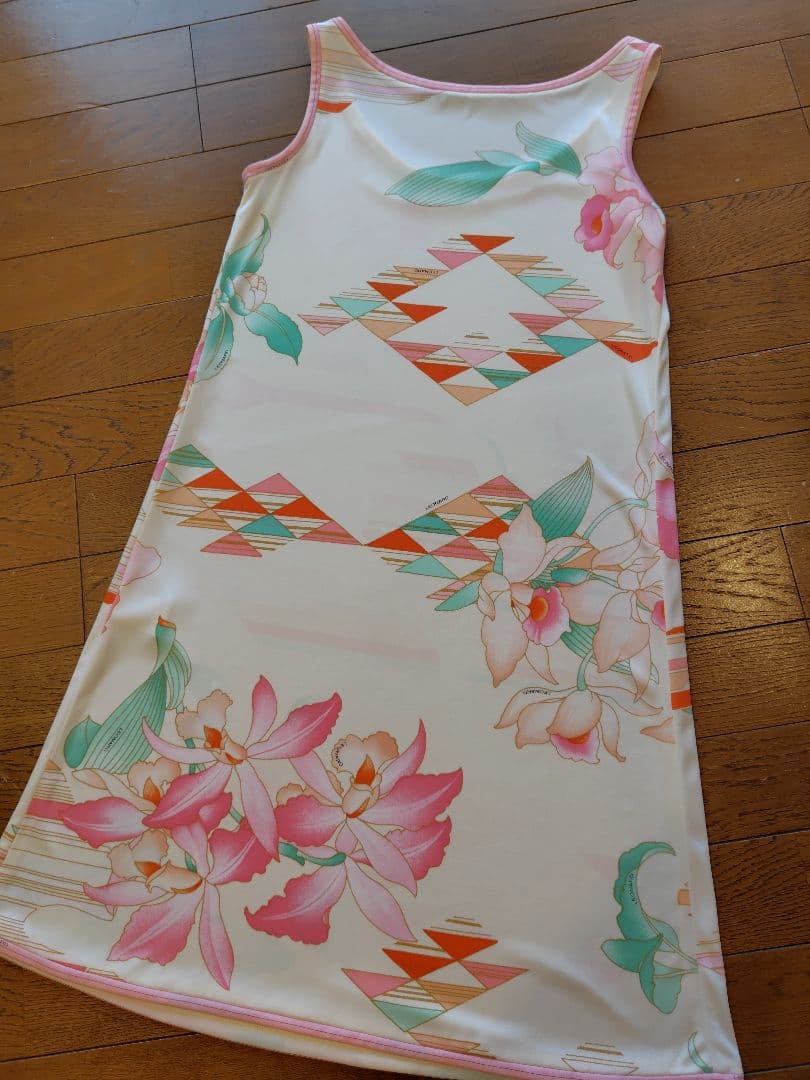 シンディー★美品★LEONARD レオナール　花柄 ノースリーブワンピース