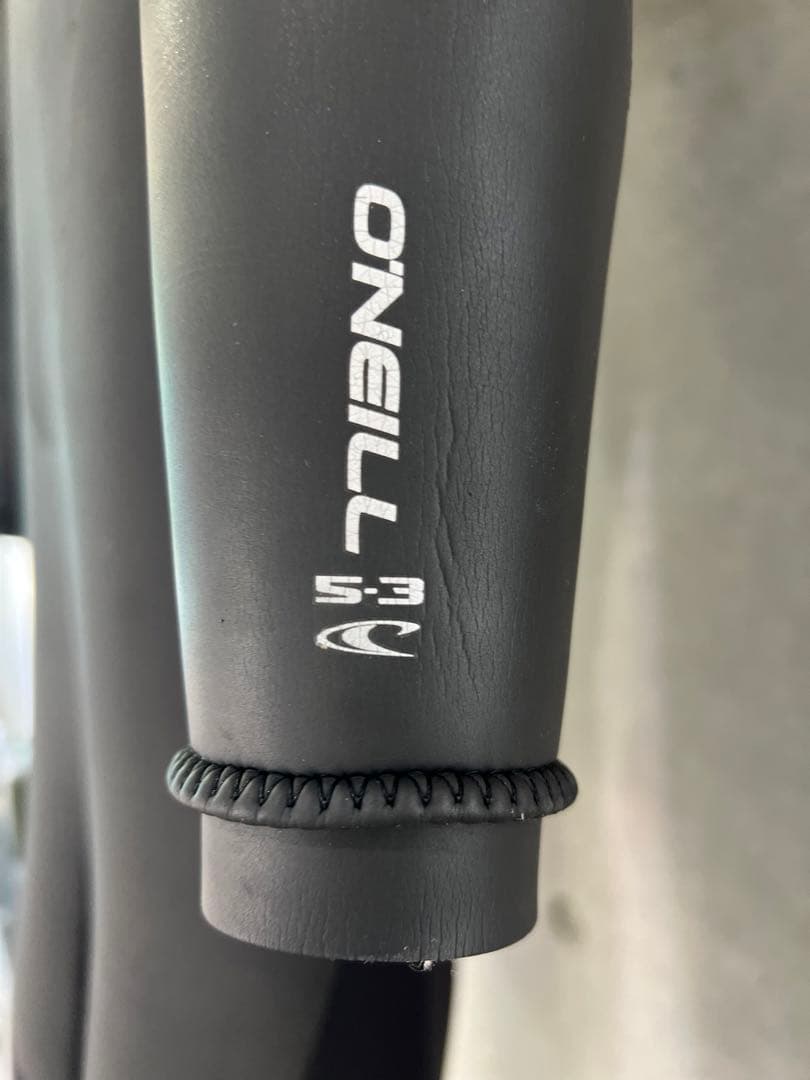 ✨【４R・美品】O’NEILL SUPERFREAK 5×3 セミドライ LB✨