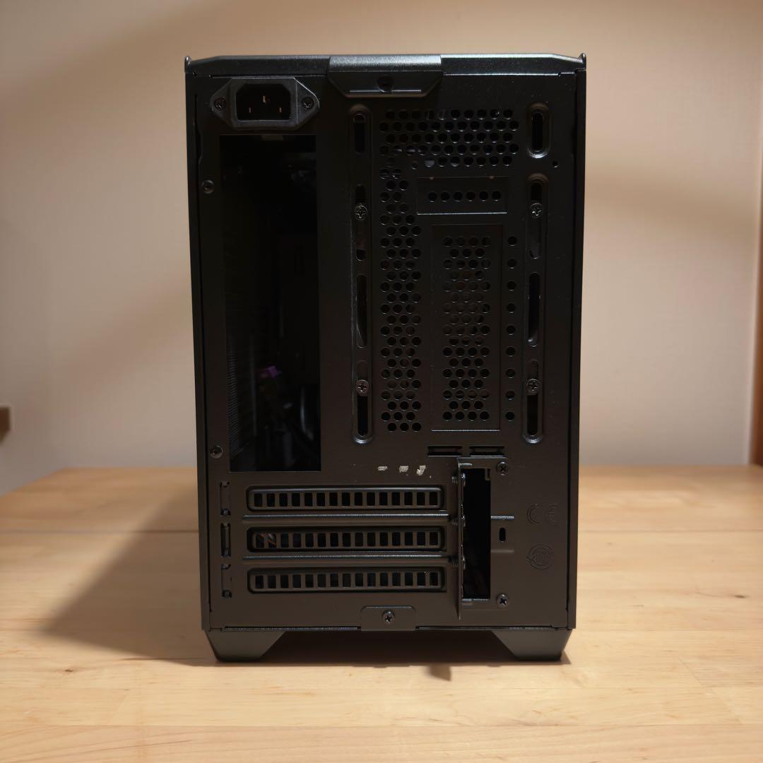Cooler Master Masterbox NR200 mini-ITX用
