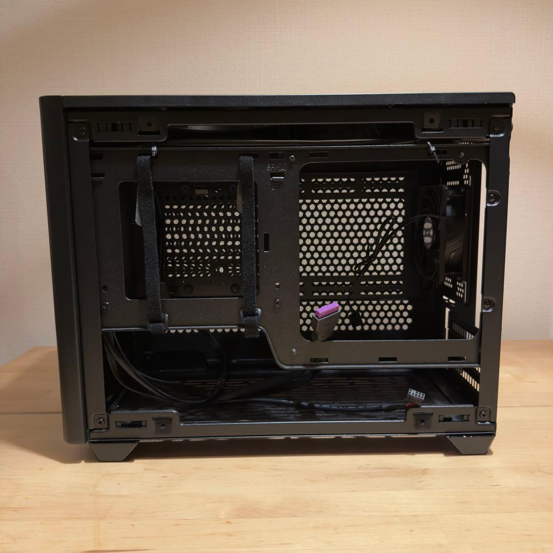 Cooler Master Masterbox NR200 mini-ITX用