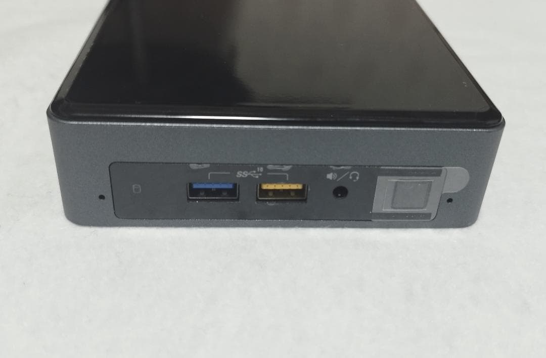 【美品 32GB / 1TB】Intel NUC8i5BEK