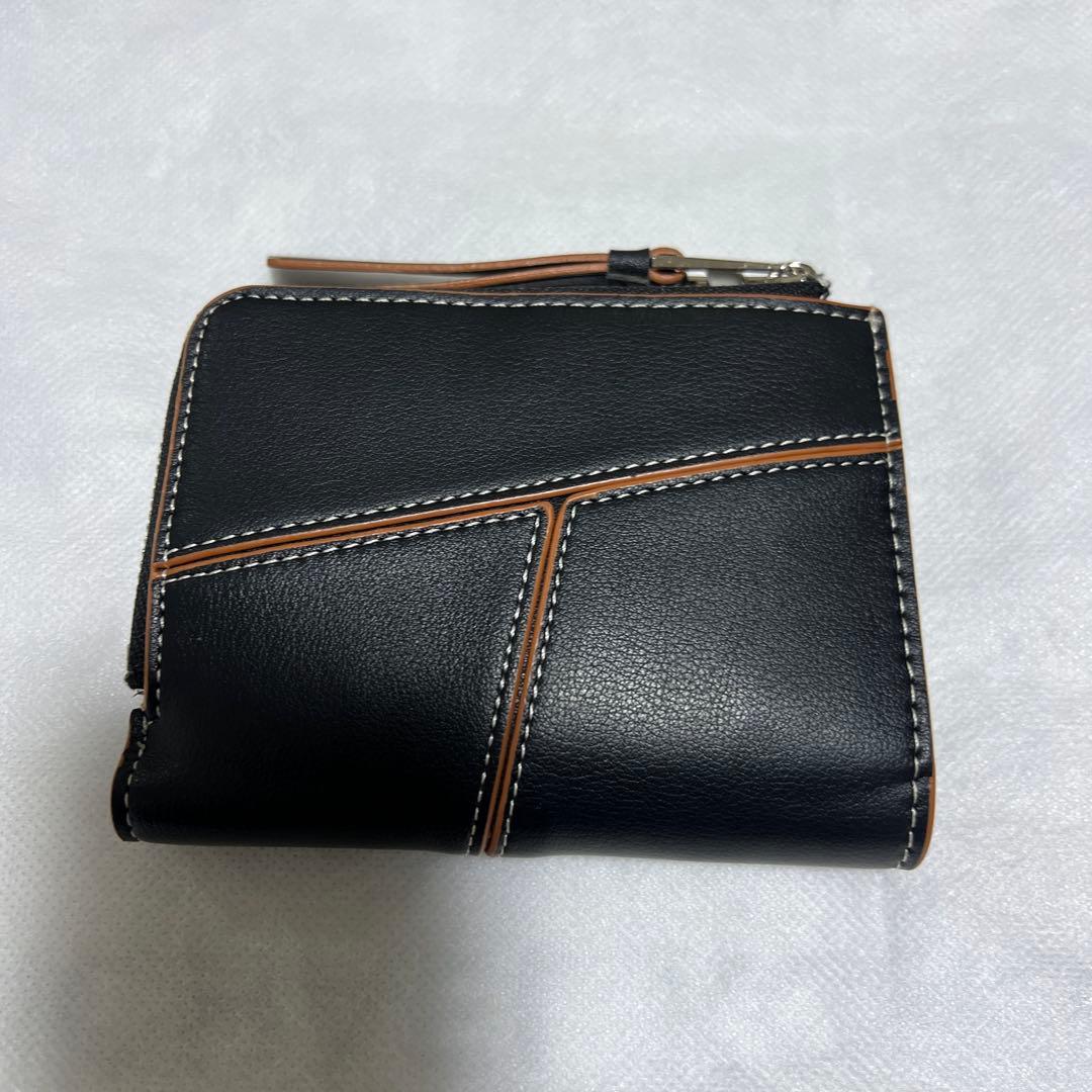 ロエベ　2つ折り財布 横12 縦9 ＊お札入れの内側に少し汚れがあります。
