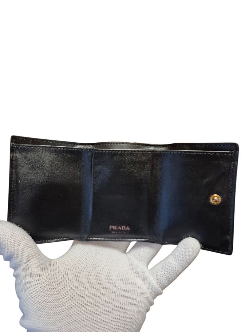 ＰＲＡＤＡ　プラダ　サフィアーノ　三つ折り財布 z