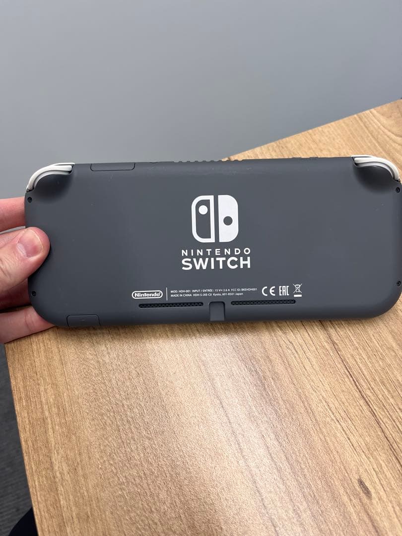 美品！ Nintendo Switch Lite ポケモンカセット ケース付き