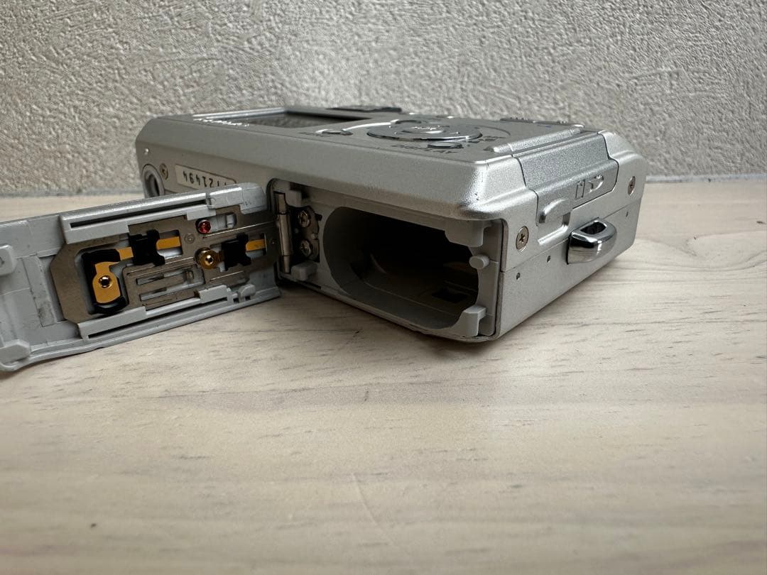 完動品【美品】CCD PENTAX Optio S40 乾電池　デジタルカメラ