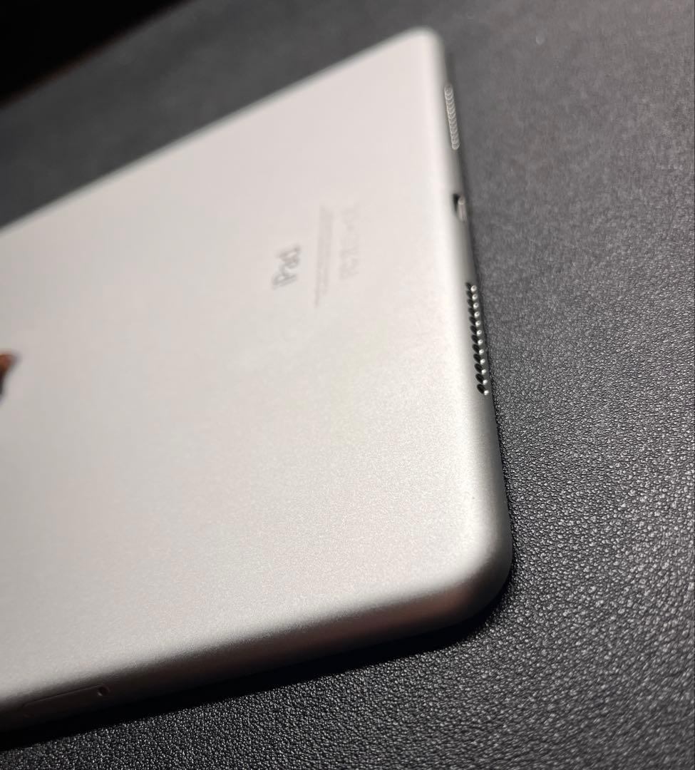 iPad Pro 9.7インチ Wi-Fi+Cellular 32GB シルバー