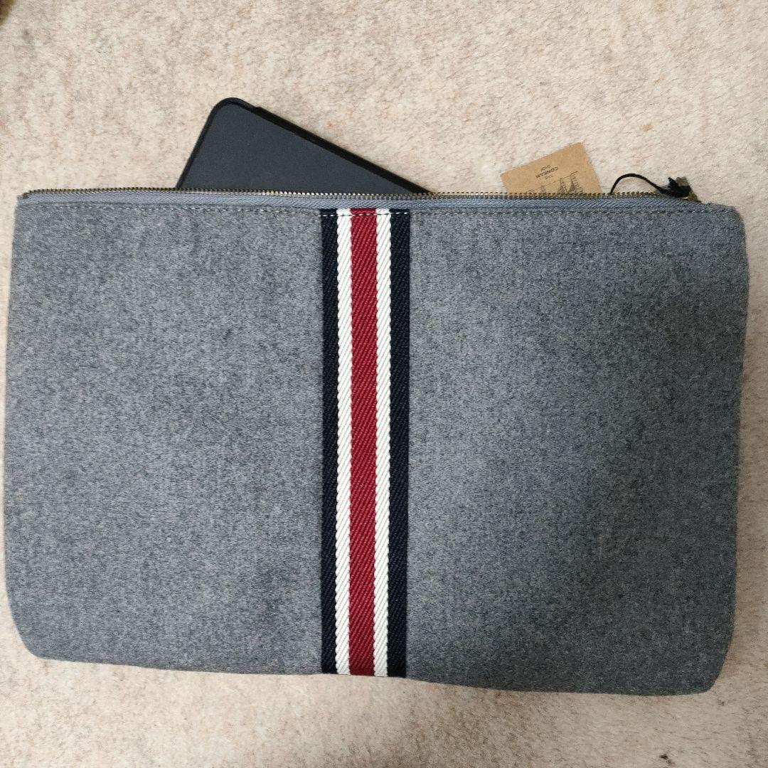 コンランショップ　グレー ストライプ クラッチバッグiPadケース等約34cm