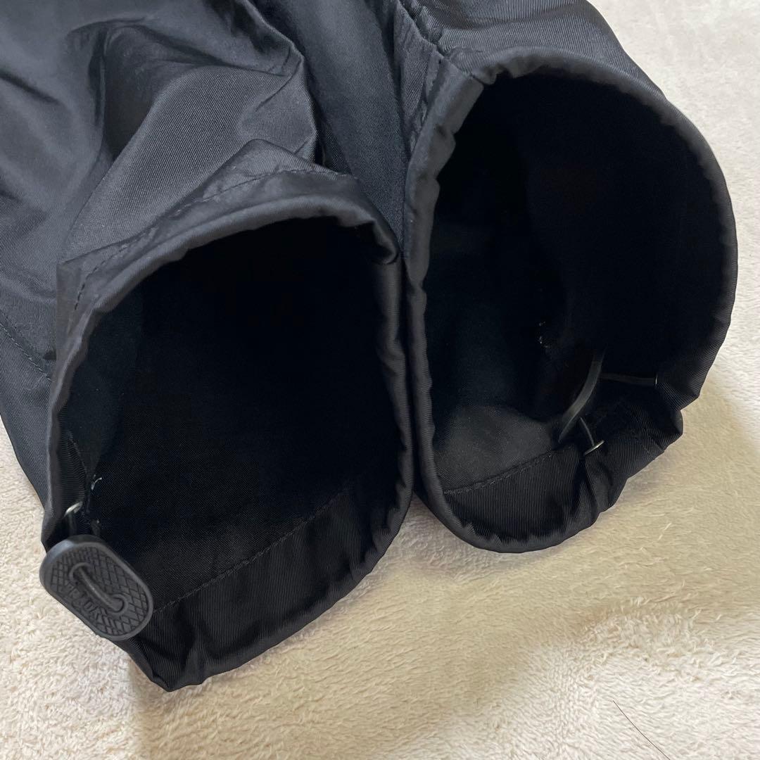 PRADA Re-Nylon 三角ロゴプレート　ボトムス　黒　46