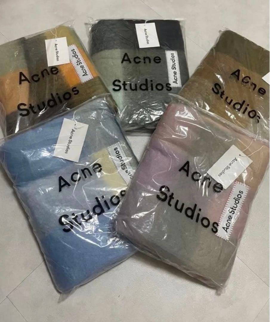 新品タグ付きAcne Studios モヘアチェックスカーフ　マフラー即購入OK