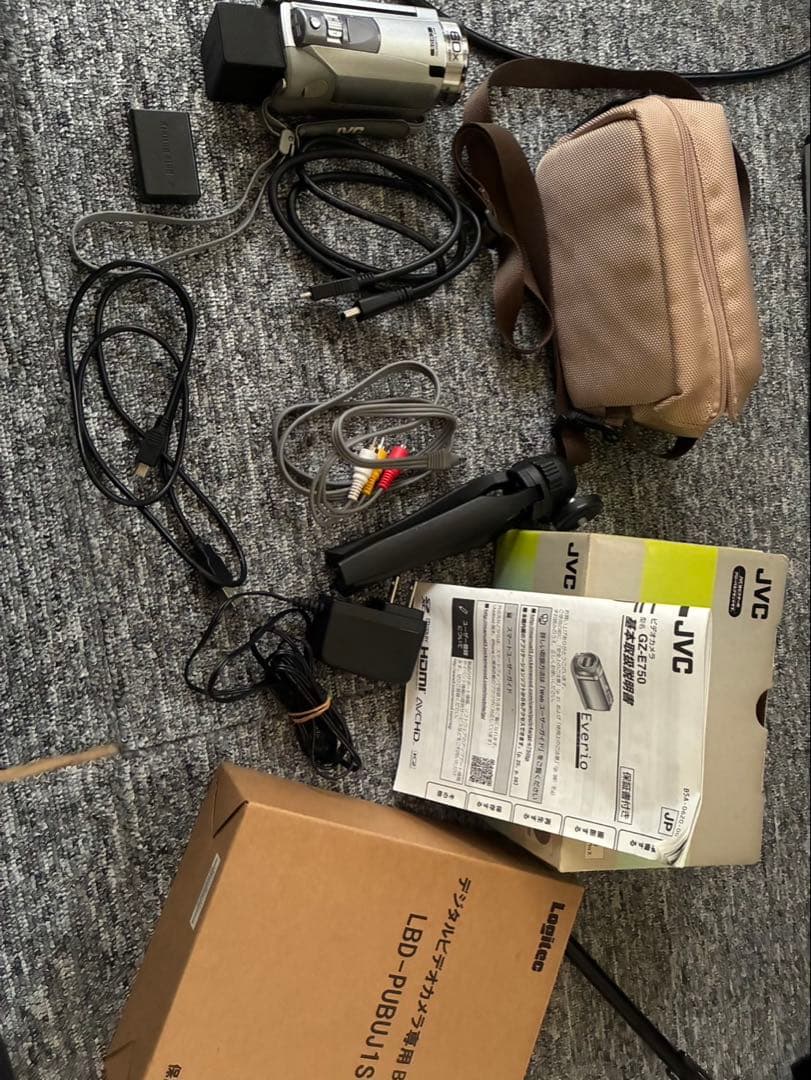 ジョージまん　　JVC ビデオカメラ GZ-E750-s EVERIO
