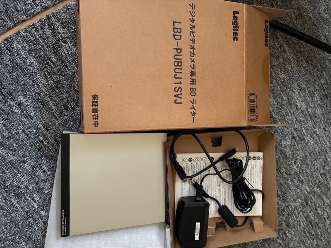 ジョージまん　　JVC ビデオカメラ GZ-E750-s EVERIO