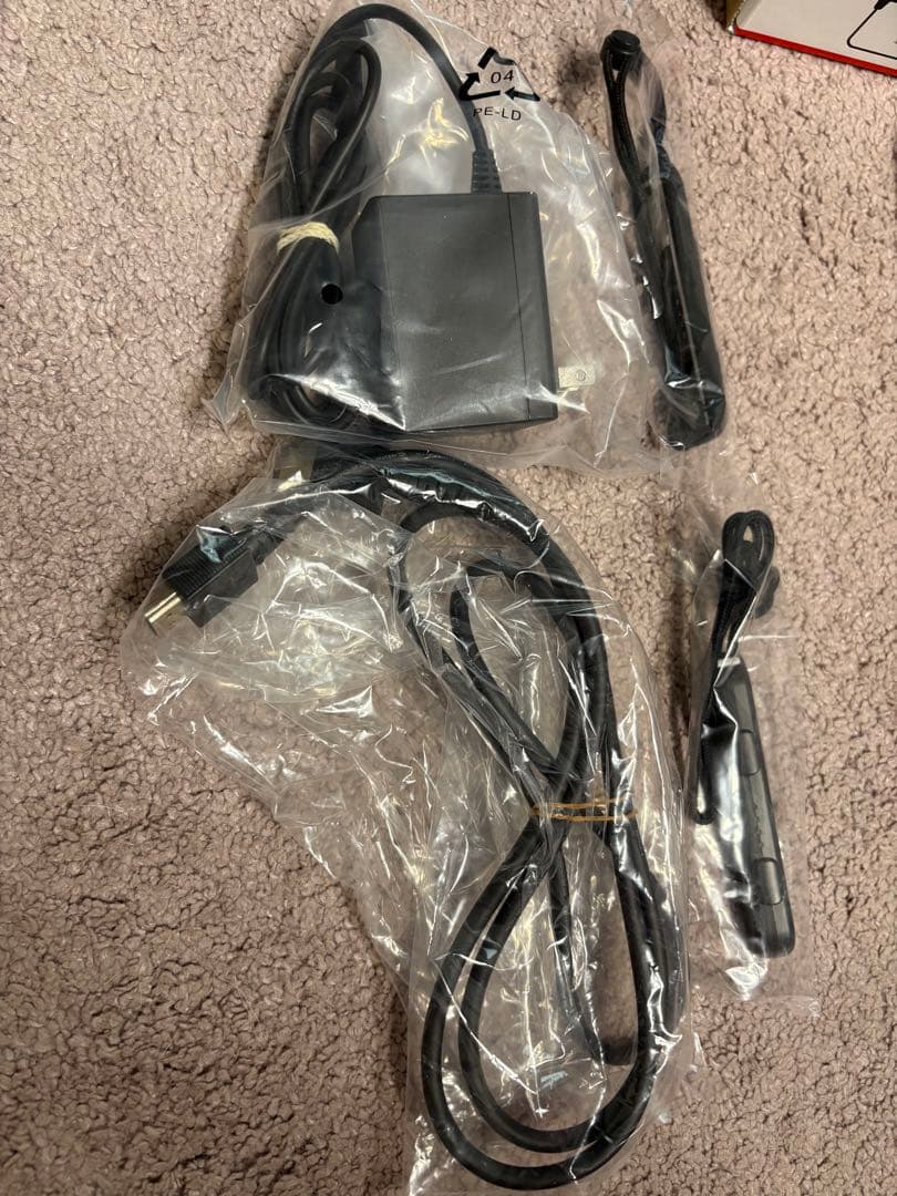 Nintendo Switch 本体 赤/青/紫/黄　付属品あり　美品