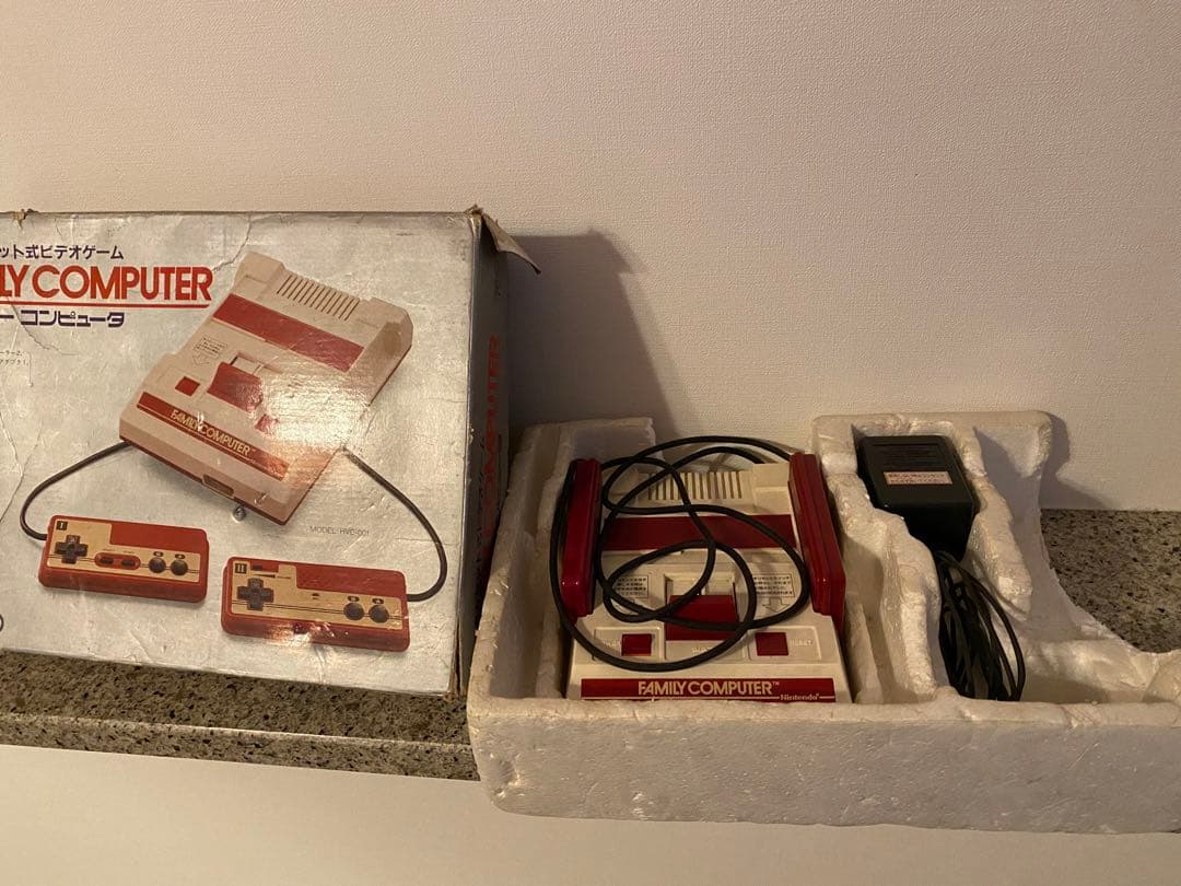 Nintendo ゲーム機本体 ニンテンドーファミリーコンピュータ