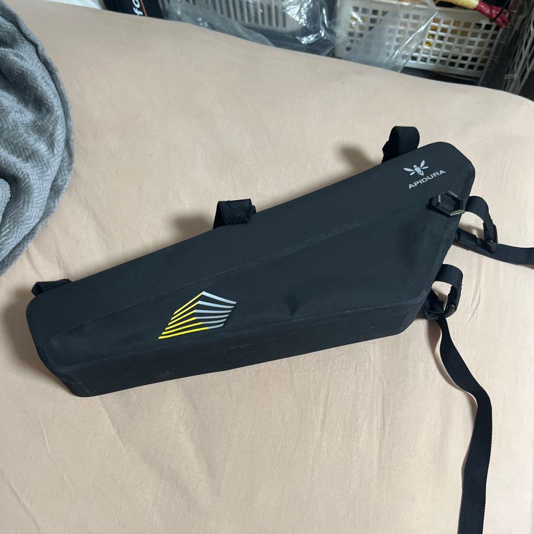 APIDURA 防水スリムバッグ