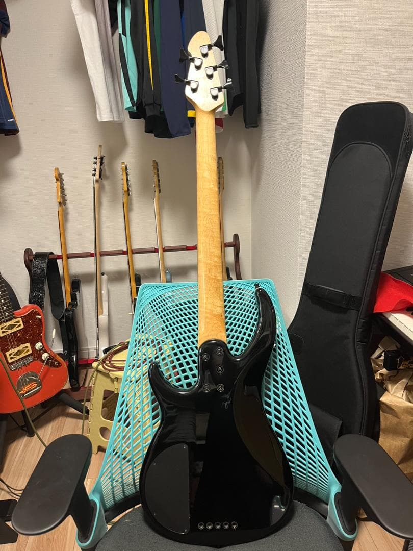 Peavey Millennium BXP5 5弦ベース（ブルーキルトトップ）
