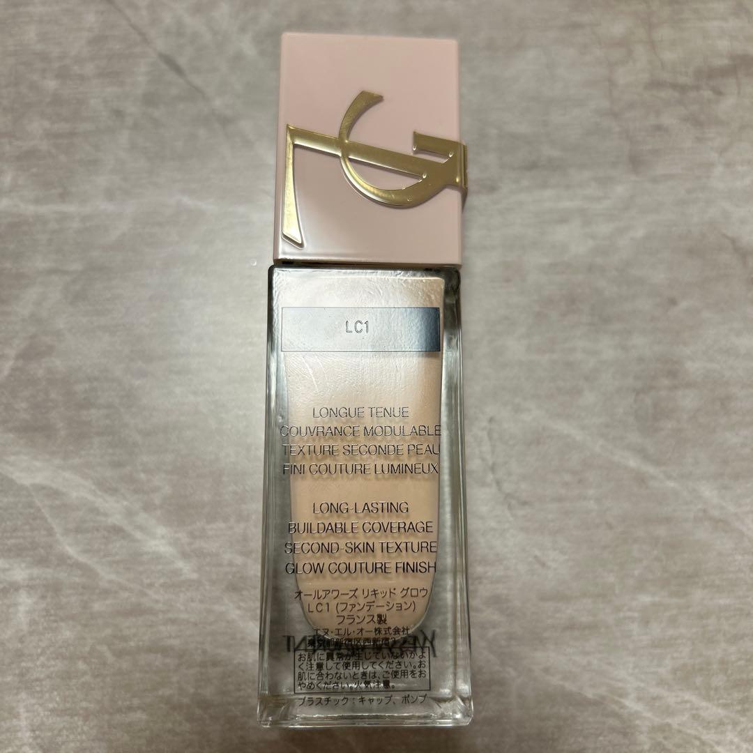 イヴ・サンローラン ALL HOURS GLOW FOUNDATION