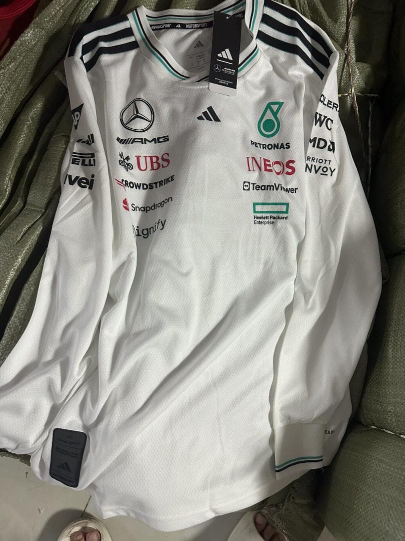 トップス Mercedes-AMG Petronas Formula1 Team Tee