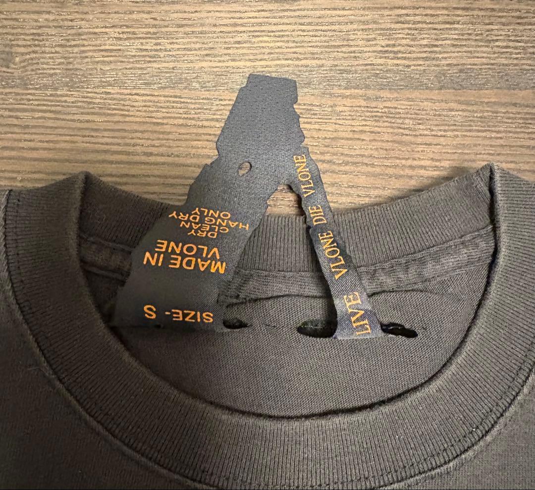 VLONE ブラック Tシャツ Vプリントリフレクター
