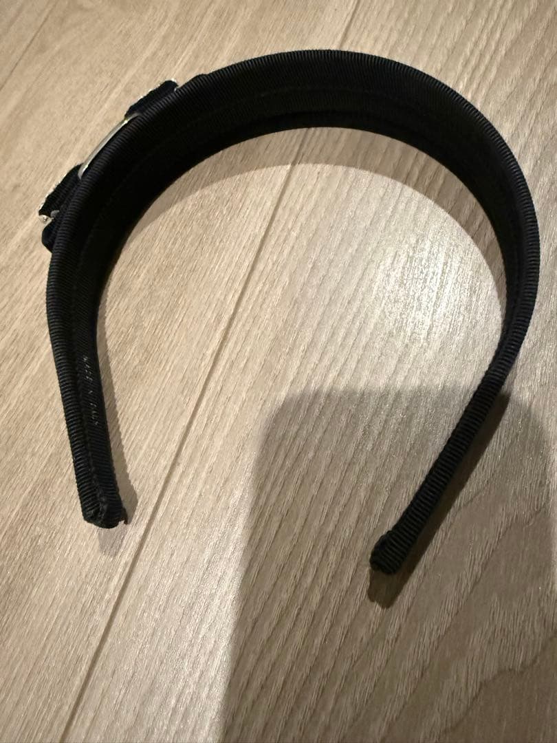 フェラガモ ヘアバンド クリスタル装飾