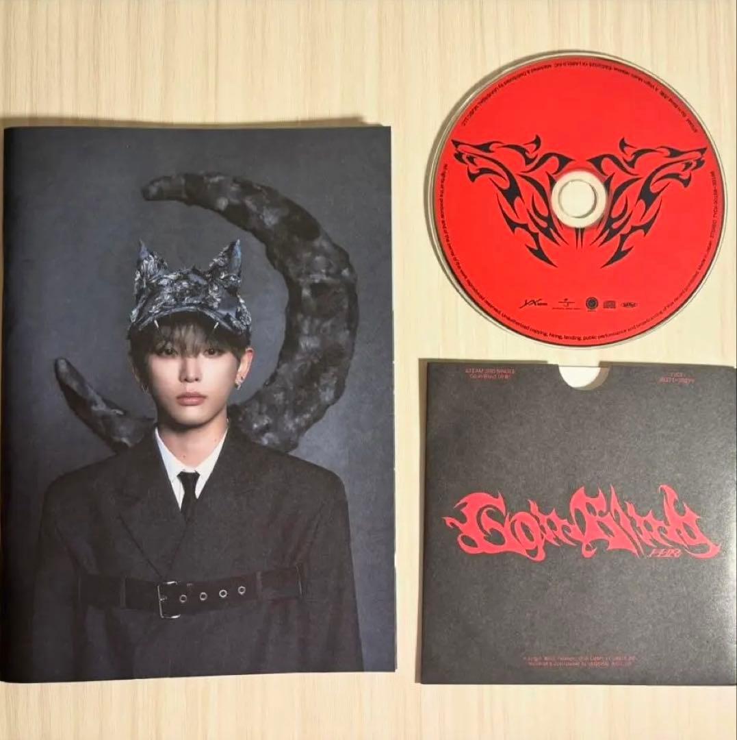 &TEAM 公式ライトスティック & CD・トレカ　ハルア