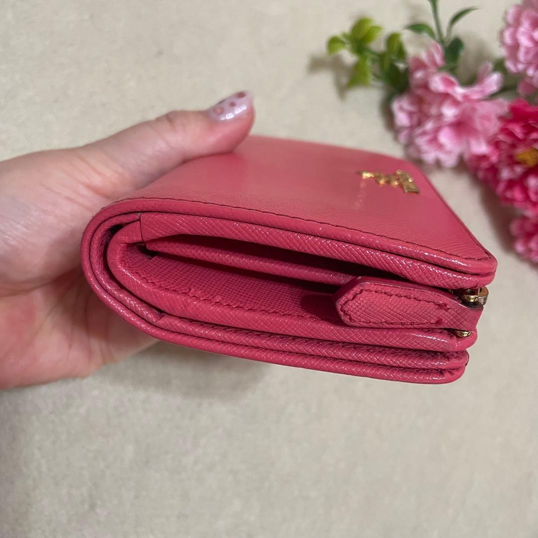 良品♡PRADA二つ折り財布