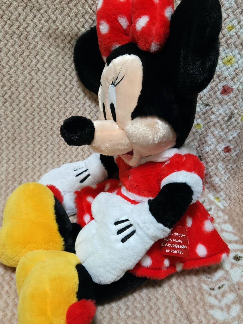 ディズニーリゾート　フラッフィープラッシー　ミニー　ぬいぐるみ