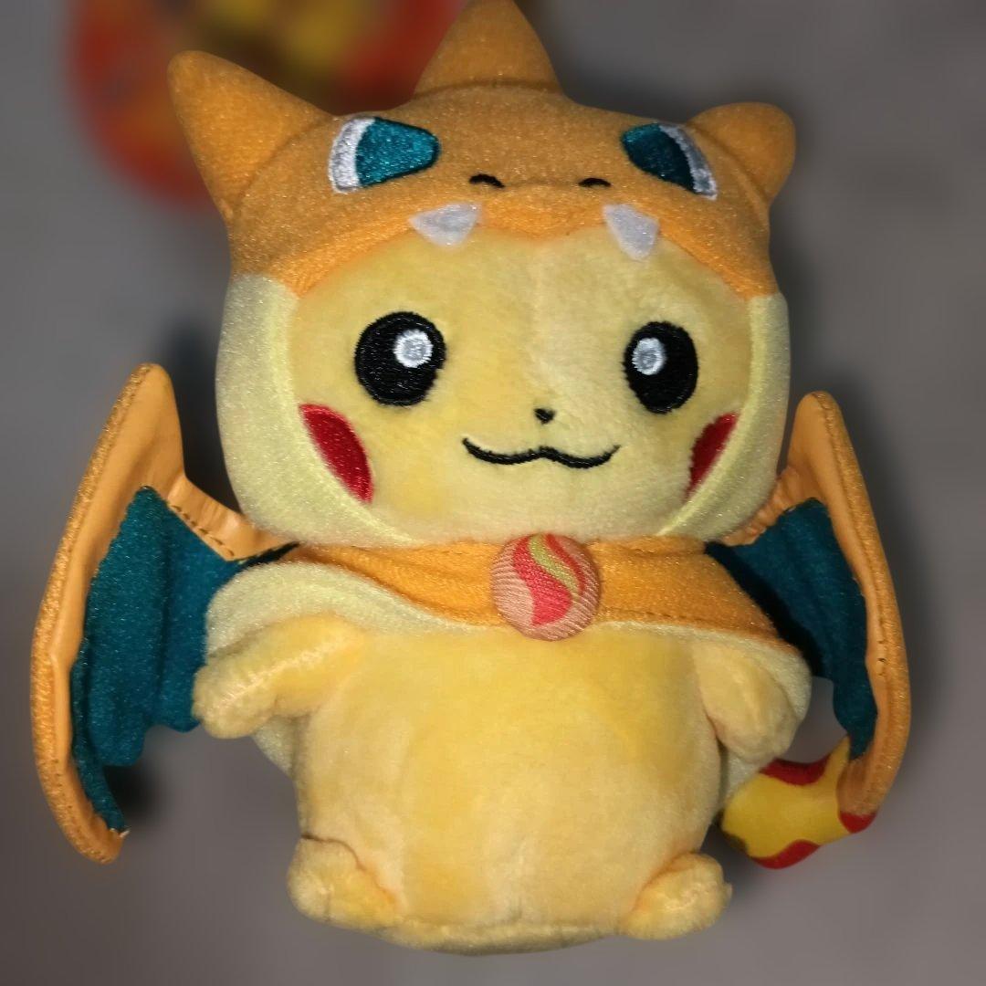 メガリザードンYポンチョを着たピカチュウ マスコットぬいぐるみ ポケモンセンター