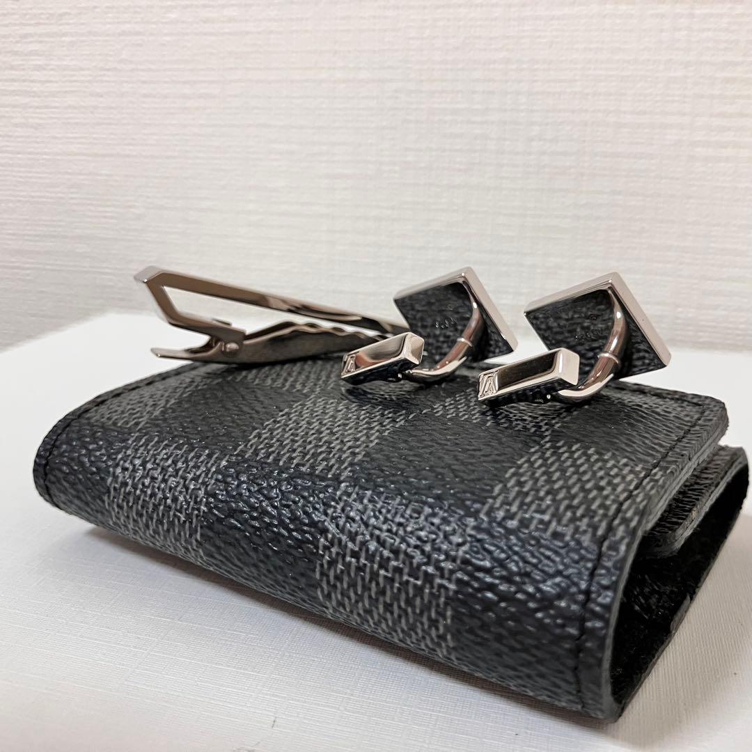 ルイヴィトン ダミエ　カフス　カフリンクス　　ネクタイピン　グレー系　シルバー