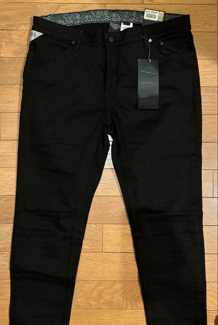 新品未使用ハーレーダビッドソン　レディーススキニーパンツ　ブラックデニム　32