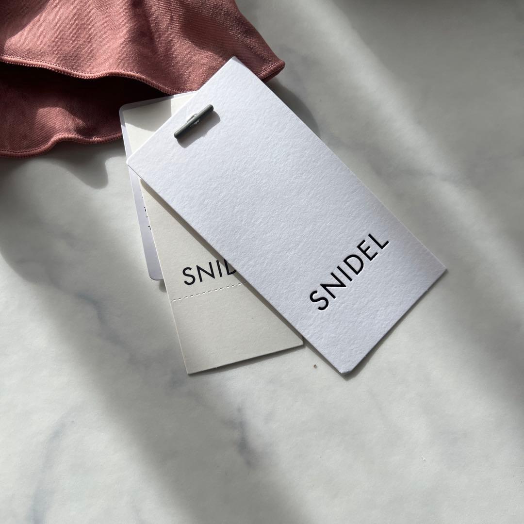 未使用タグ付 SNIDEL フレアフリルビキニ ピンク