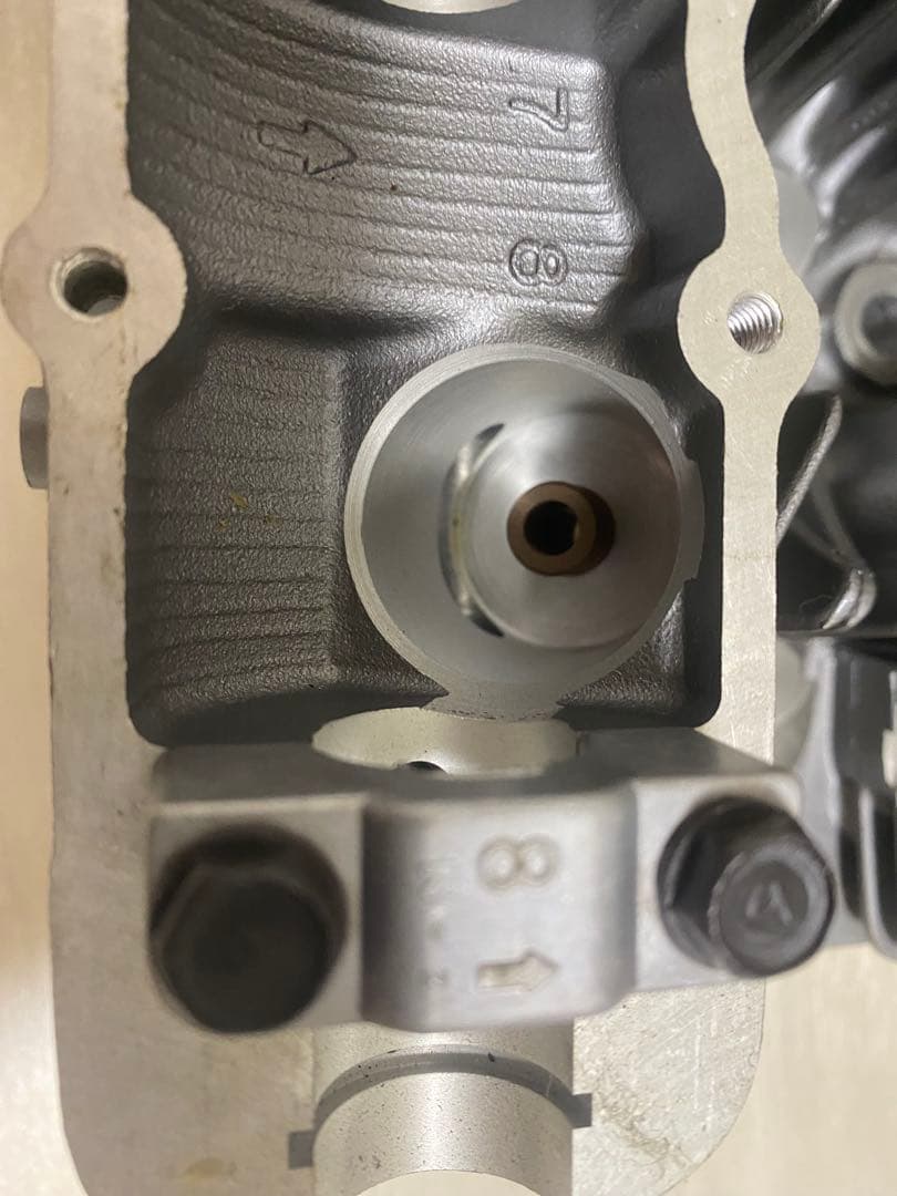 ゼファー750純正シリンダーヘッド新品未使用
