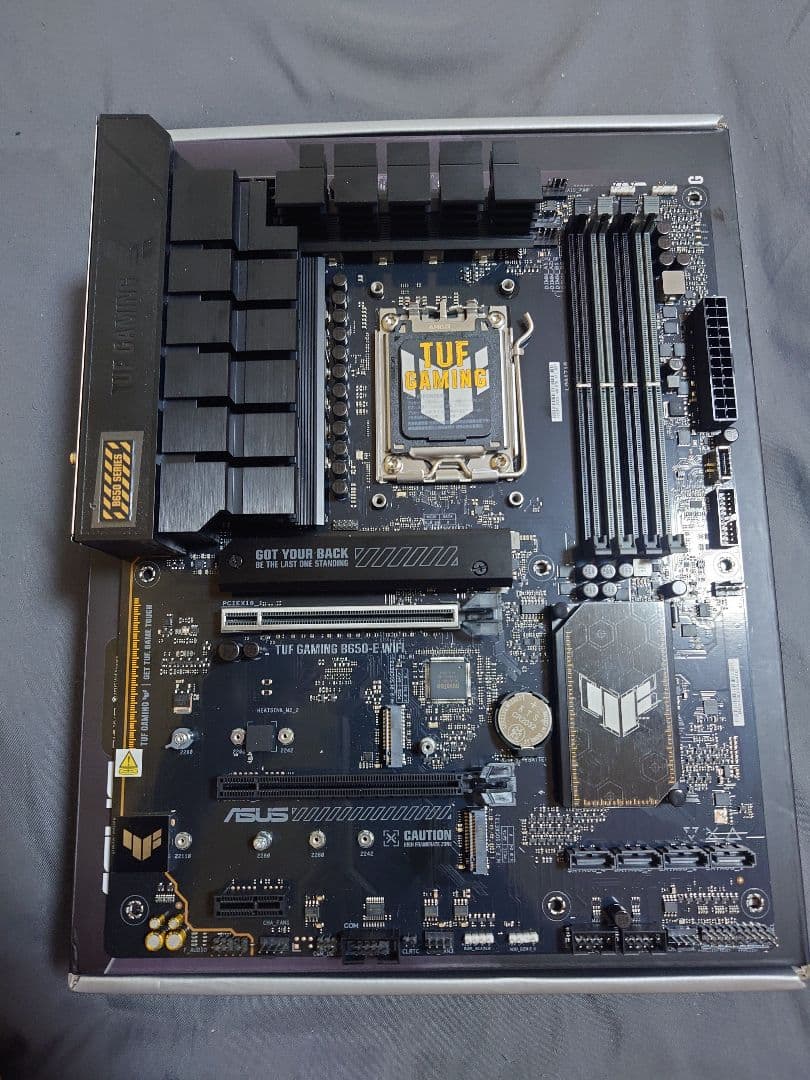 ASUS TUF GAMING B650-E WIFI マザーボード