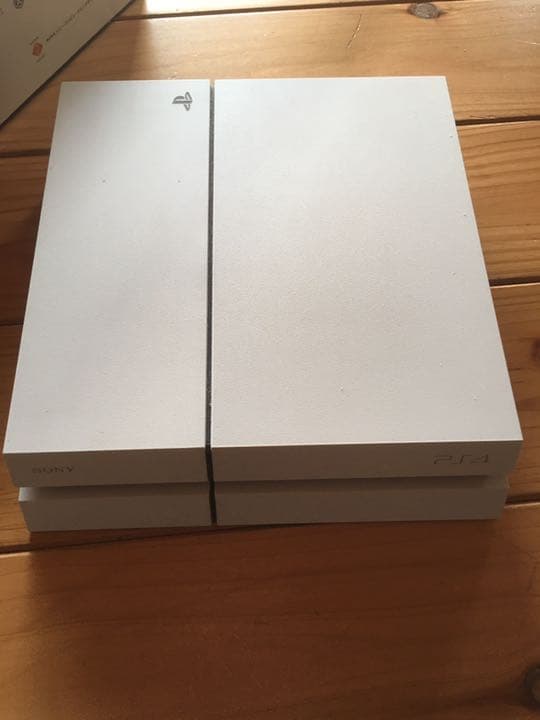 PlayStation®4 グレイシャー・ホワイト 500GB CUH-120…
