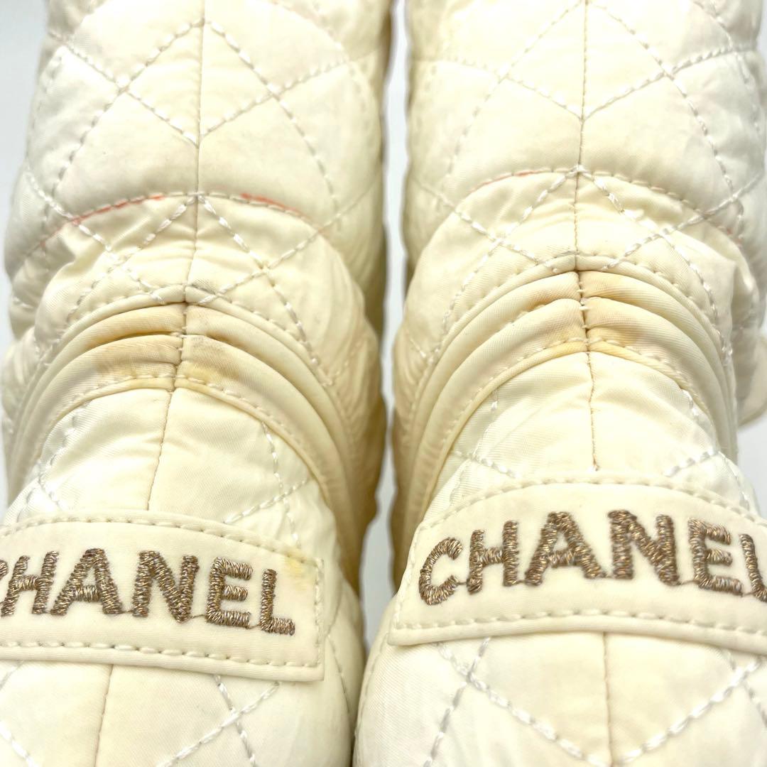 人気モデル✨CHANEL ターンロック　ブーツ　ムートン　アイボリー　マトラッセ