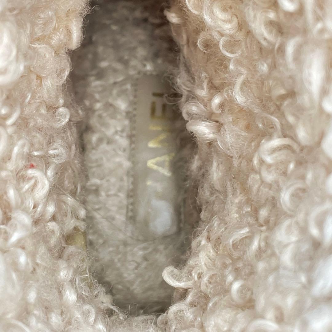 人気モデル✨CHANEL ターンロック　ブーツ　ムートン　アイボリー　マトラッセ