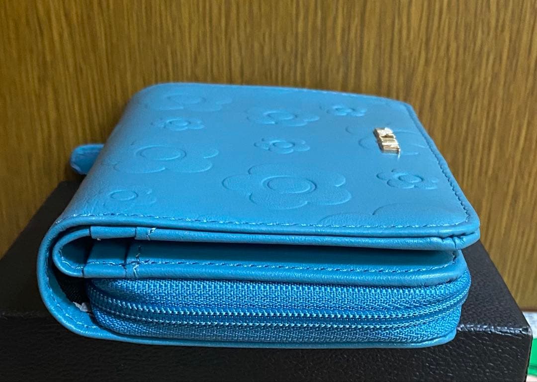 未使用マリークワント MARY QUANT デイジーエンボスフロート ウォレット