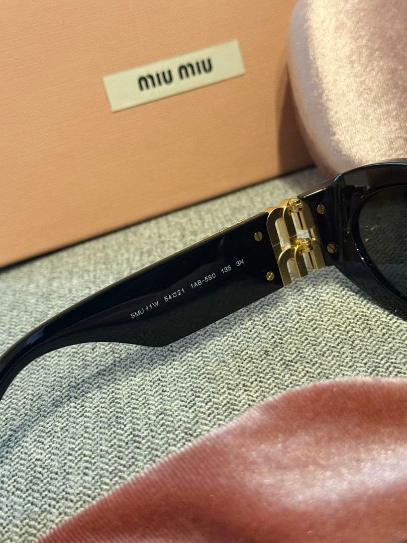 MIU MIU ミュウミュウ グリンプス サングラス SMU 11W