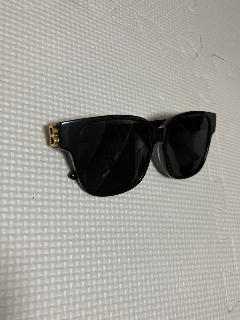 BALENCIAGA バレンシアガBBサングラス