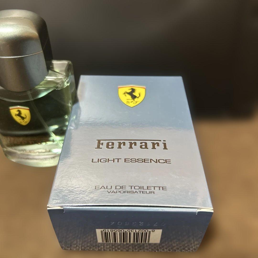 フェラーリライトエッセンス　Ferrari Light Essence