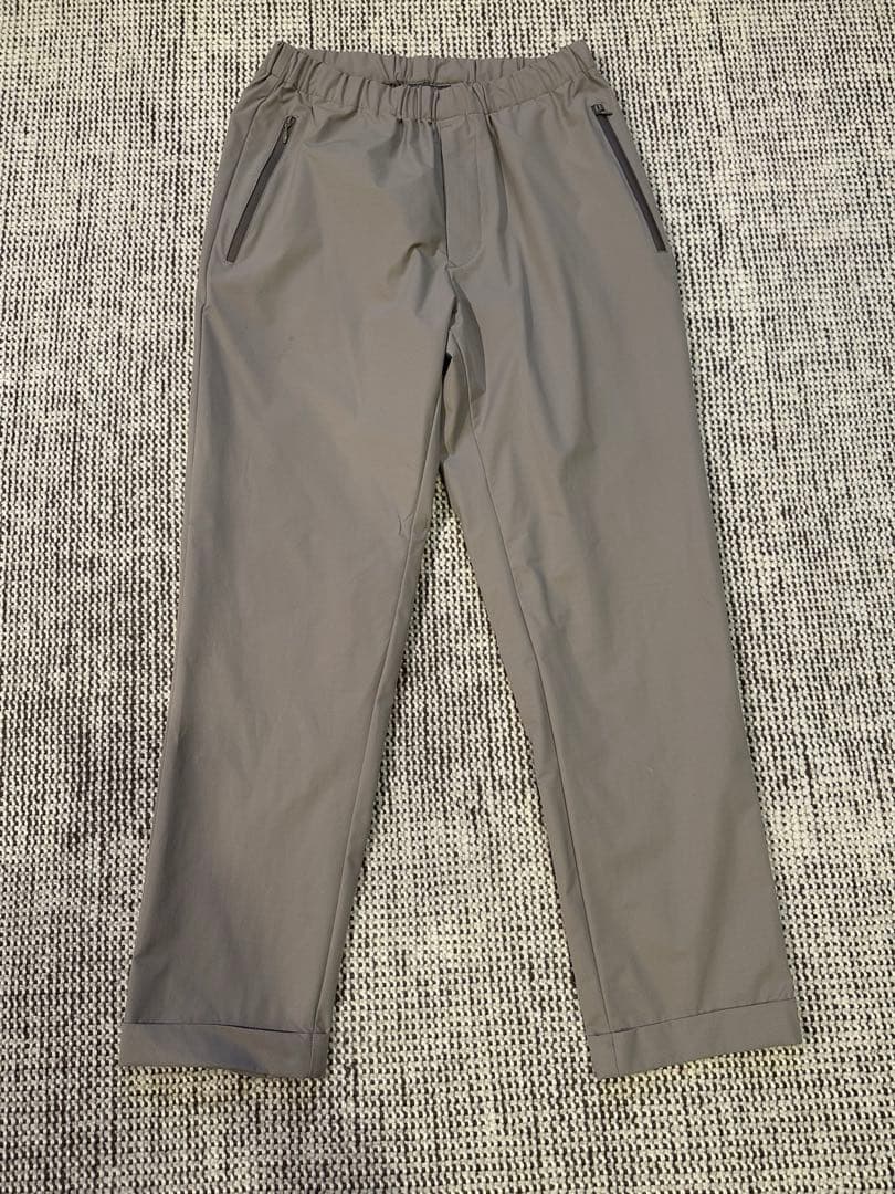 【666】DESCENTE グレージュスーツ上下セット
