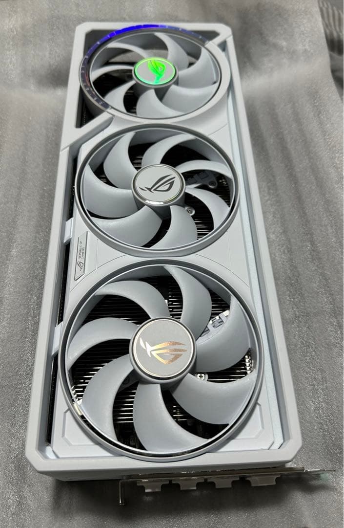 グラフィックボード・グラボ・ビデオカード ROG Astral GeForce RTX5080 White Edition